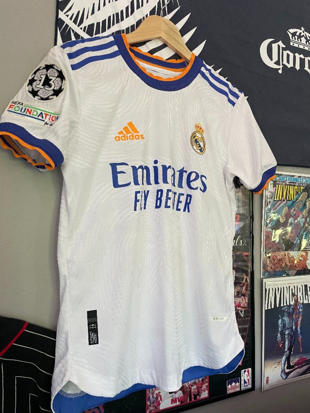 Real Madrid Benzema Emirates Fly Better Jersey - Picture 3 of 13